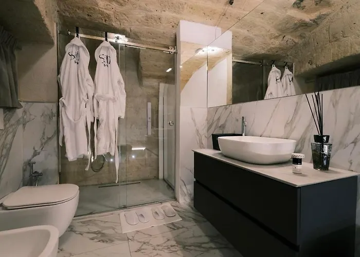 The Saint 4* Bari